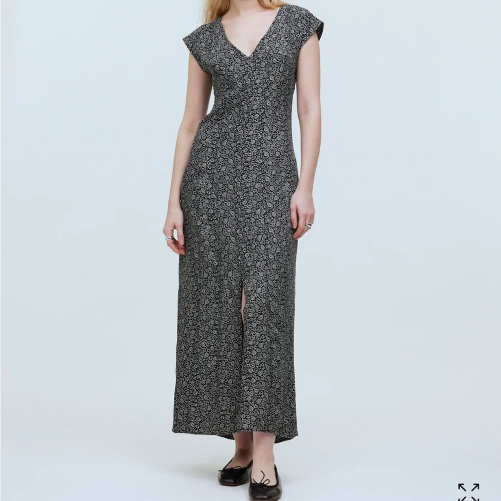 Madewell Cap-Sleeve V-Neck Midi Dress in Floral Cupro-Blend